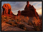 Stany Zjednoczone, Utah, Park Narodowy Arches, Niebo, Chmury, Czerwone, Skały, Formacja skalna, Balanced Rock
