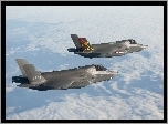Dwa, Myśliwce F-35, Niebo