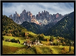 Włochy, Dolina Val di Funes, Wieś Santa Maddalena, Góry, Dolomity, Lasy, Drzewa, Domy, Kościół