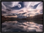 Góry, Odbicie, Chmury, Jezioro, Laguna Amarga, Park Narodowy Torres del Paine, Patagonia, Chile