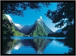 Jezioro Góry, Milford Sound, Nowa Zelandia