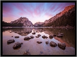 Stany Zjednoczone, Stan Kalifornia, Park Narodowy Yosemite, Góry, Jezioro, Kamienie