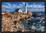 Latarnia morska Portland Head Light, Zatoka Casco, Cape Elizabeth, Stan Maine, Stany Zjednoczone, Morze, Skały