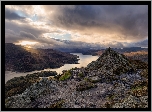 Szkocja, Park Narodowy Loch Lomond and the Trossach, Jezioro Loch Lomond, Skały, Zachód słońca