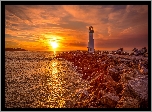 Morze, Latarnia morska Walton Lighthouse, Santa Cruz, Stan Kalifornia, Stany Zjednoczone, Kamienie, Wschód słońca, Chmury