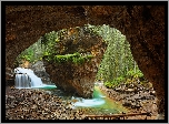 Kanada, Park Narodowy Banff, Johnston Canyon, Jaskinia, Skała, Kamienie, Wodospad, Drzewa