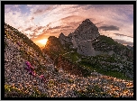 Szczyt Mangart, Góry Alpy Julijskie, Słowenia, Wschód słońca, Kamienie, Promienie słońca, Szlaki