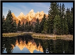 Stany Zjednoczone, Stan Wyoming, Park Narodowy Grand Teton, Rzeka Snake River, Góry Teton Range, Odbicie, Drzewa
