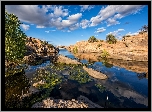 Stany Zjednoczone, Stan Arizona, Formacje skalne Granit Dells, Jezioro Willow Lake, Góry, Skały, Rzeka, Rośliny