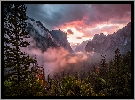 Stany Zjednoczone, Stan Kalifornia, Park Narodowy Yosemite, Góry Sierra Nevada, Mgła, Chmury, Drzewa, Zachód słońca