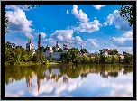 Rosja, Moskwa, Klasztor, Monaster Nowodziewiczy w Moskwie, Muzeum, Rzeka Moskwa, Drzewa, Chmury