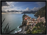 Włochy, Liguria, Vernazza, Wybrzeże, Domy, Morze