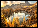 Jezioro, Federa Lake, Dolomity, Góry, Las, Drzewa, Jesień, Wschód słońca, Mgła, Prowinca Belluno, Włochy