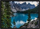Kanada, Prowincja Alberta, Park Narodowy Banff, Jezioro Moraine, Góry, Drzewa, Chmury