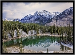 Park Narodowy Banff, Prowincja Alberta, Kanada, Góry Canadian Rockies, Las, Rzeka Bow River, Chmury