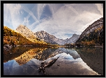 Szwajcaria, Góry Alpy, Jezioro Lac de Derborence, Drzewa, Chmury, Kłoda, Odbicie