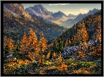 Włochy, Alpy, Dolomity, Jesień, Góry, Kamienie, Świerki