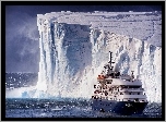 Antarktyda, Góra lodowa, Statek