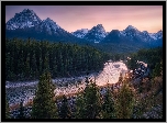 Góry Skaliste, Ośnieżone, Szczyty, Las, Drzewa, Rzeka, Bow River, Park Narodowy Banff, Pociąg, Alberta, Kanada