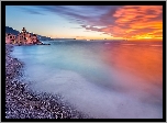 Włochy, Liguria, Camogli, Kościół, Budynki, Zachód słońca, Morze, Chmury