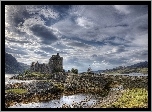 Szkocja, Zamek Eilean Donan Castle, Jezioro Loch Duich, Kamienny most
