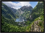 Góry, Niebo, Chmury, Lasy, Statki pasażerskie, Fiord Geirangerfjorden, Wioska Geiranger, Norwegia