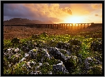 Góry, Most, Wiadukt, Ribblehead Viaduct, Wschód słońca, Skały, Chmury, Park Narodowy Yorkshire Dales, Anglia