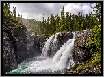 Norwegia, Hemsedal, Wodospad, Rjukandefossen, Skały, Las, Drzewa, Chmury