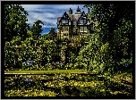 Walia, Ogród Botaniczny Bodnant Garden, Dom, Bodnant House, Staw, Roślinność, Lilie wodne