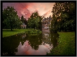 Holandia, Prowincja Geldria, Arnhem, Park Zypendaal, Dom, Muzeum domu rodziny Bransten - Huis Zypendaal, Staw