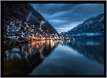 Austria, Miasteczko Hallstatt, Góry Alpy Salzburskie, Jezioro Hallstattersee, Domy