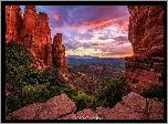 Stany Zjednoczone, Arizona, Skały, Sedona, Zachód słońca, Drzewa