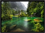 Szwajcaria, Kanton Berno, Jezioro Blausee, Góry, Domy, Kamienie, Las, Drzewa