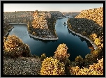 Hiszpania, Prowincja Segovia, Park krajobrazowy Hoces del Río Duratón - Parque Natural Hoces del Rio Duratón, Rzeka Duratón,  Skały, Drzewa, Roślinność