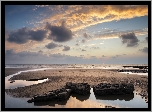 Plaża Dunraven Bay, Walia, Brzeg, Kamienie, Chmury
