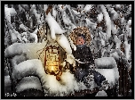 Dziecko, Ławka, Lampa, Gałęzie, Zima
