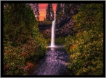 Stany Zjednoczone, Oregon, Park stanowy, Silver Falls State Park, Wodospad, South Falls, Drzewa, Zachód słońca, Skały