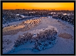 Zachód słońca, Rzeka Kettujoki, Zima, Ośnieżone, Drzewa, Lód, Laponia, Finlandia