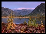 Góry, Masyw Angachak, Jezioro Jack London, Drzewa, Krzewy, Jesień, Kołyma, Obwód magadański, Rosja