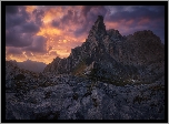 Góry Kantabryjskie, Pasmo Picos de Europa, Park Narodowy Picos de Europa, Skały, Zachód słońca, Chmury, Asturia, Kantabria, Hiszpania