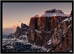 Włochy, Prowincja Bolzano, Dolomity, Góry Sassolungo, Niebo, Las, Śnieg