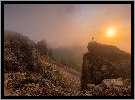 Góry, Kaukaz, Skały, Mgła, Człowiek, Promienie słońca, Płaskowyż Bermamyt, Republika Karaczajo-Czerkiesja, Rosja