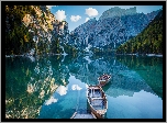 Włochy, Góry Dolomity, Dolina Val Pusteria, Dolina Val di Braies, Jezioro Pragser Wildsee, Łódki