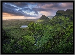 Góry, Wzgórza, Jeziora, Drzewo, Chmury, Wyspa Skye, Wzgórze Quiraing, Szkocja