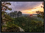 Niemcy, Park Narodowy Saskiej Szwajcarii, Skały, Formacja Bastei, Góry Połabskie, Lasy, Wschód słońca, Sosna