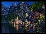 Austria, Góry, Alpy Salzburskie, Miasteczko Hallstatt, Jezioro Hallstattersee, Światła, Noc, Kościół, Domy