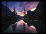 Góry, Jezioro Hintersee, Skały, Drzewa, Domy, Chmury, Gmina Berchtesgaden, Bawaria, Niemcy