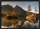 Jezioro Hintersee, Skały, Drzewa, Góry Alpy, Bawaria, Niemcy