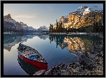 Park Narodowy Jasper, Góry Skaliste, Jezioro Maligne, Drzewa, Kajak, Alberta, Kanada