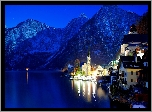 Austria, Alpy Salzburskie, Miasteczko Hallstatt, Jezioro Hallstättersee, Góry, Światła, Noc, Zima